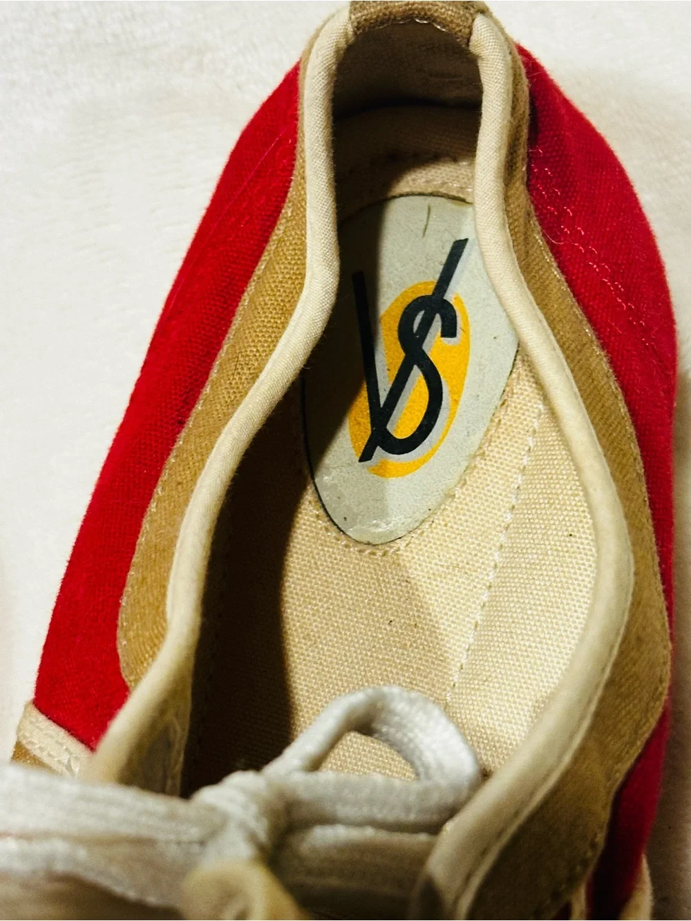The Swank Company Womens Sz 8M  Red Cream Fashion Sneakers Designer Casual Bold